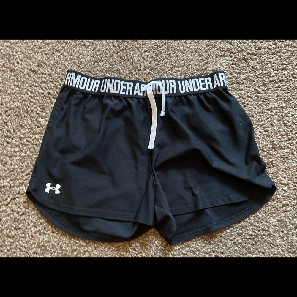 Under Armour Athletic Shorts Black Size: S